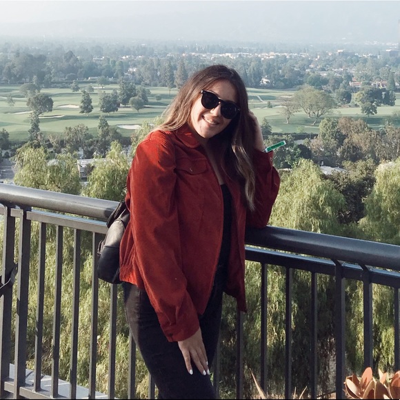 Meet your Posher, Stephanie - Picture 2 of 2